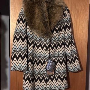Powder River Outfitters coat. Beautiful winter coat.